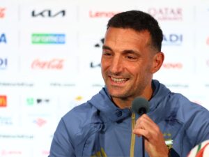 Lionel Scaloni le respondió a Macaya Márquez si Lionel Messi será titular contra Jordania: «Lo hago porque es usted»