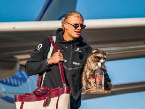 «Me siguió hasta casa»: la particular «mascota» que viajó con Haaland desde los Estados Unidos a Noruega