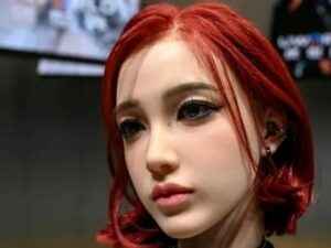 China presentó un robot humanoide con IA para combatir la soledad, qué puede hacer, cuánto cuesta y por que «no fue diseñado para realizar tareas domésticas ni mantener ralacion íntimas con personas»