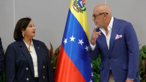 Sin Machado, con reservas y en la penumbra: lo que se sabe de la nueva ronda de diálogos en Venezuela