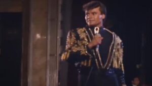Mexicanos rinden homenaje a Juan Gabriel a los diez años de su muerte