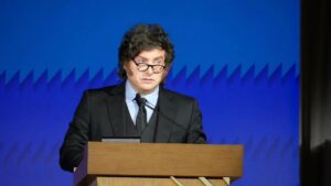 Javier Milei y sus medidas, en vivo: el Presidente cuestionó las encuestas: “¿Podés vivir 10 días sin comer y sin beber?»